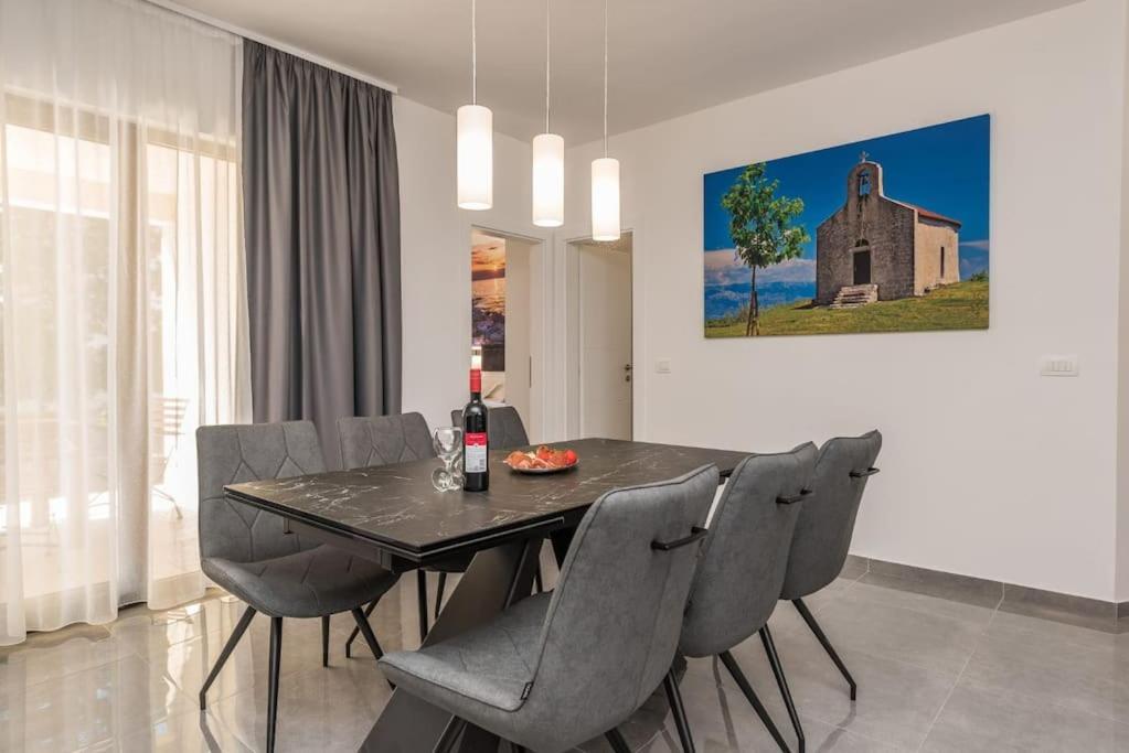 פריבלאקה Villa Mattina, With Heated Pool And Jacuzzi מראה חיצוני תמונה